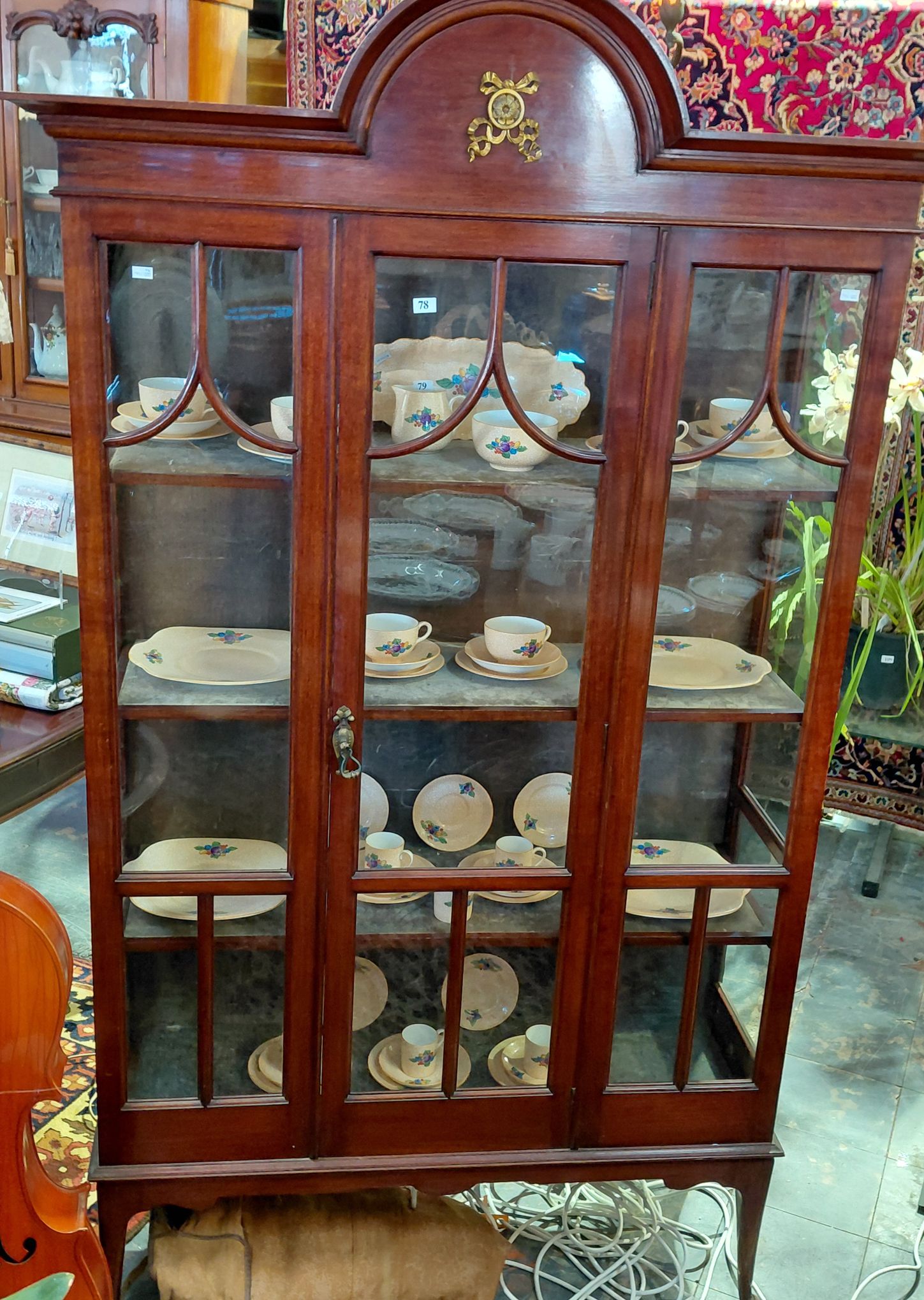 78 · CLASSIC MAHOGANY DISPLAY CABINET