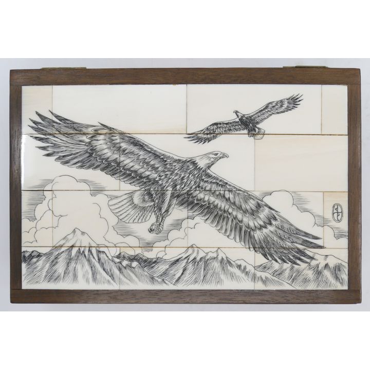 Alaskan Scrimshawed Wood Box 4.75''