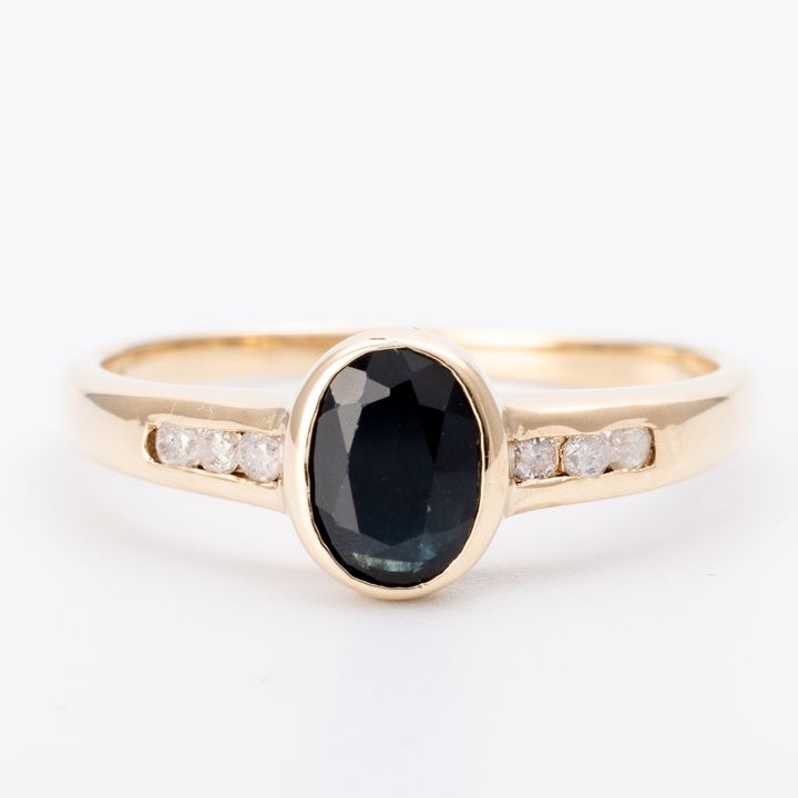 Oval Sapphire & Diamond Ring 9ct Gold