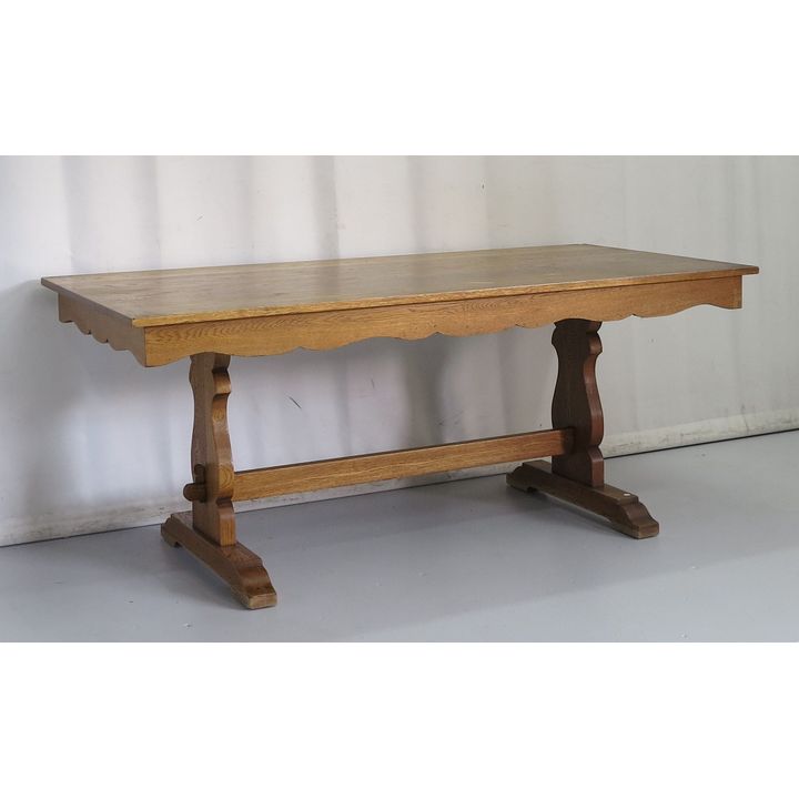 OAK DINING TABLE
