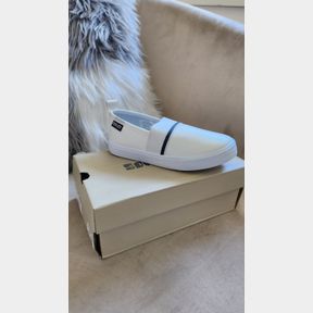 Soviet Kids Tim Pu Casual Slip On White Mono Unisex UK Junior 12 |