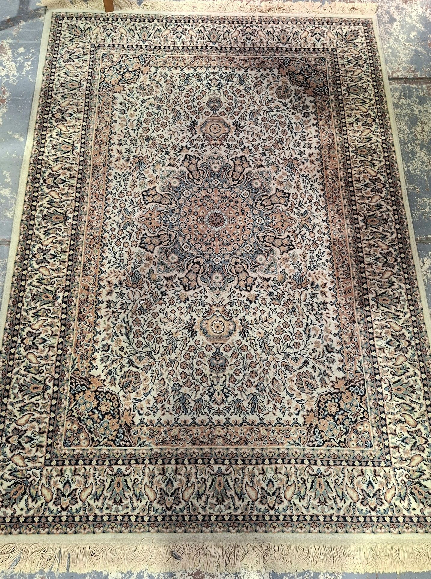 Machine Made Oriental Style Rug