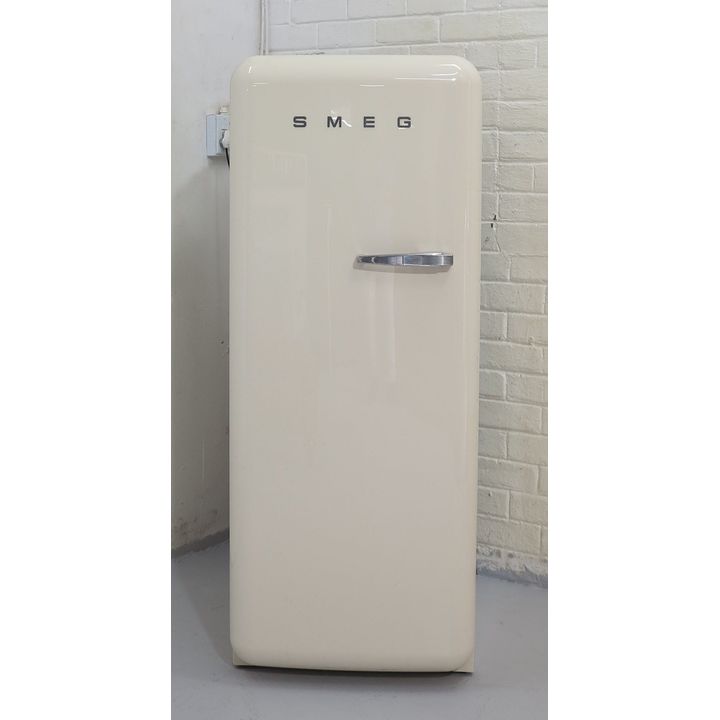 SMEG FRIDGE/FREEZER