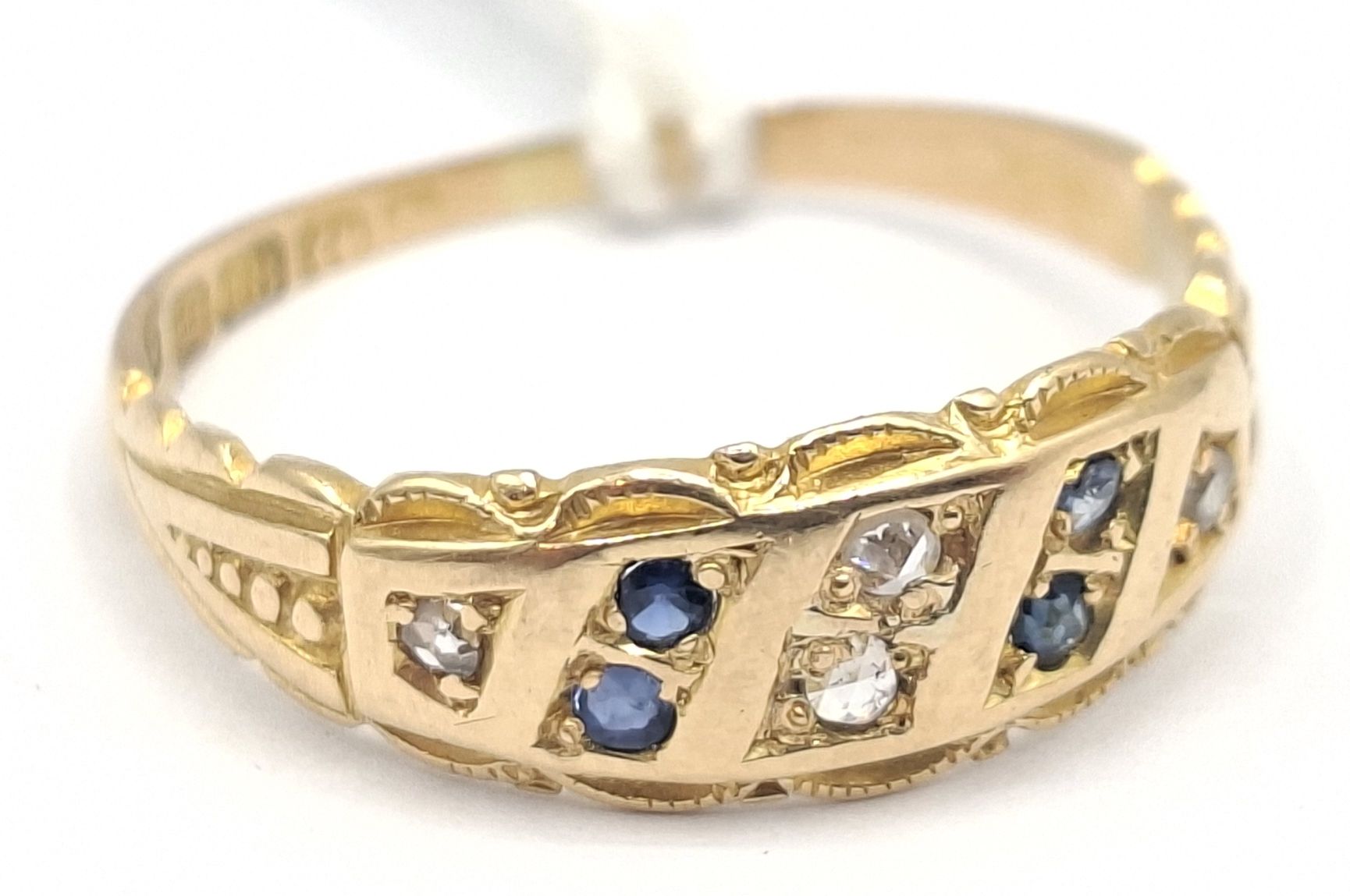 256 · ANTIQUE 18CT SAPPHIRE AND DIAMOND ROW RING