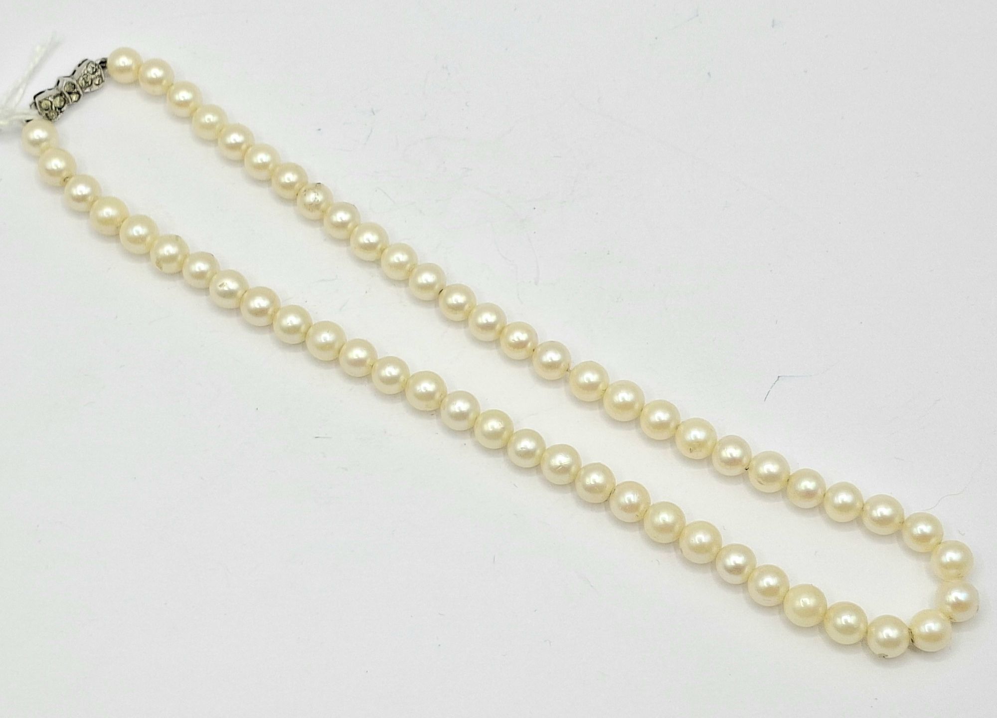 1048 · PEARL NECKLACE