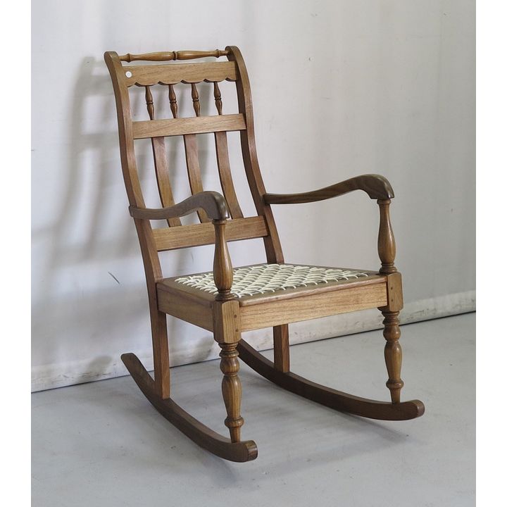 RIEMPIE ROCKING CHAIR