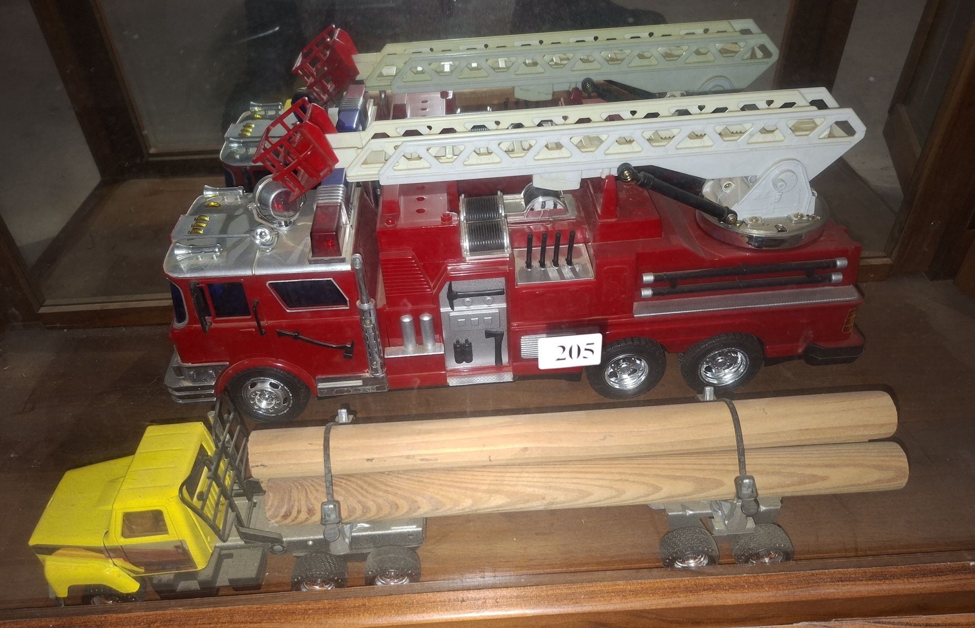 205 · LARGE SCALE TOY TRUCKS