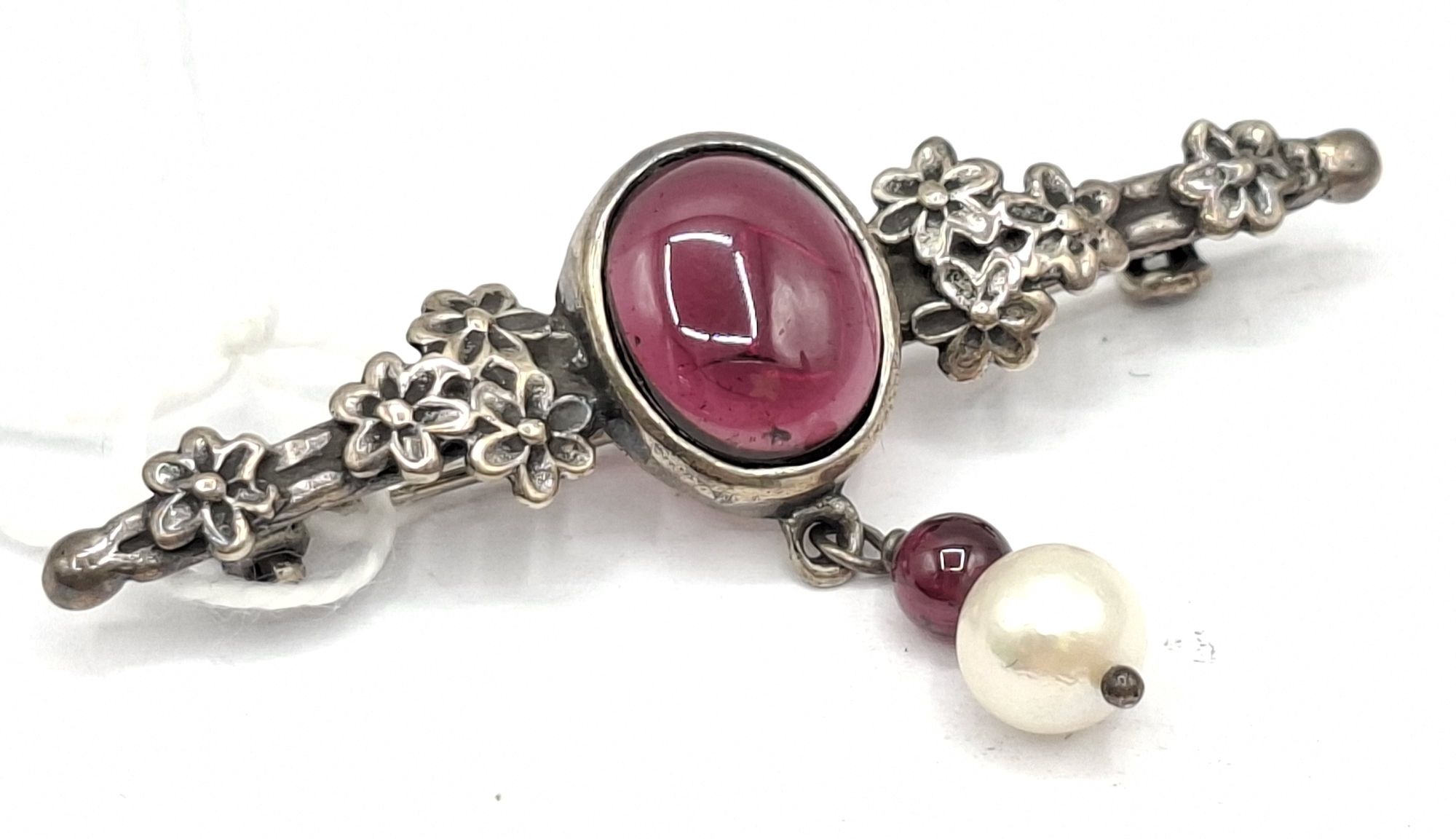 1051 · STERLING SILVER BROOCH
