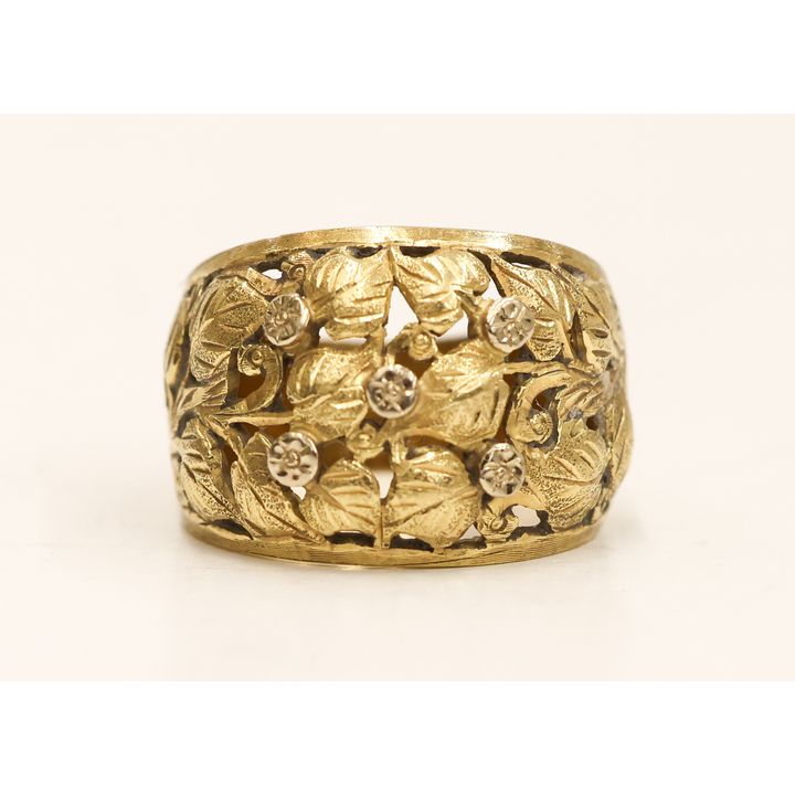 Ladies 18k Pierced Leaf Ring