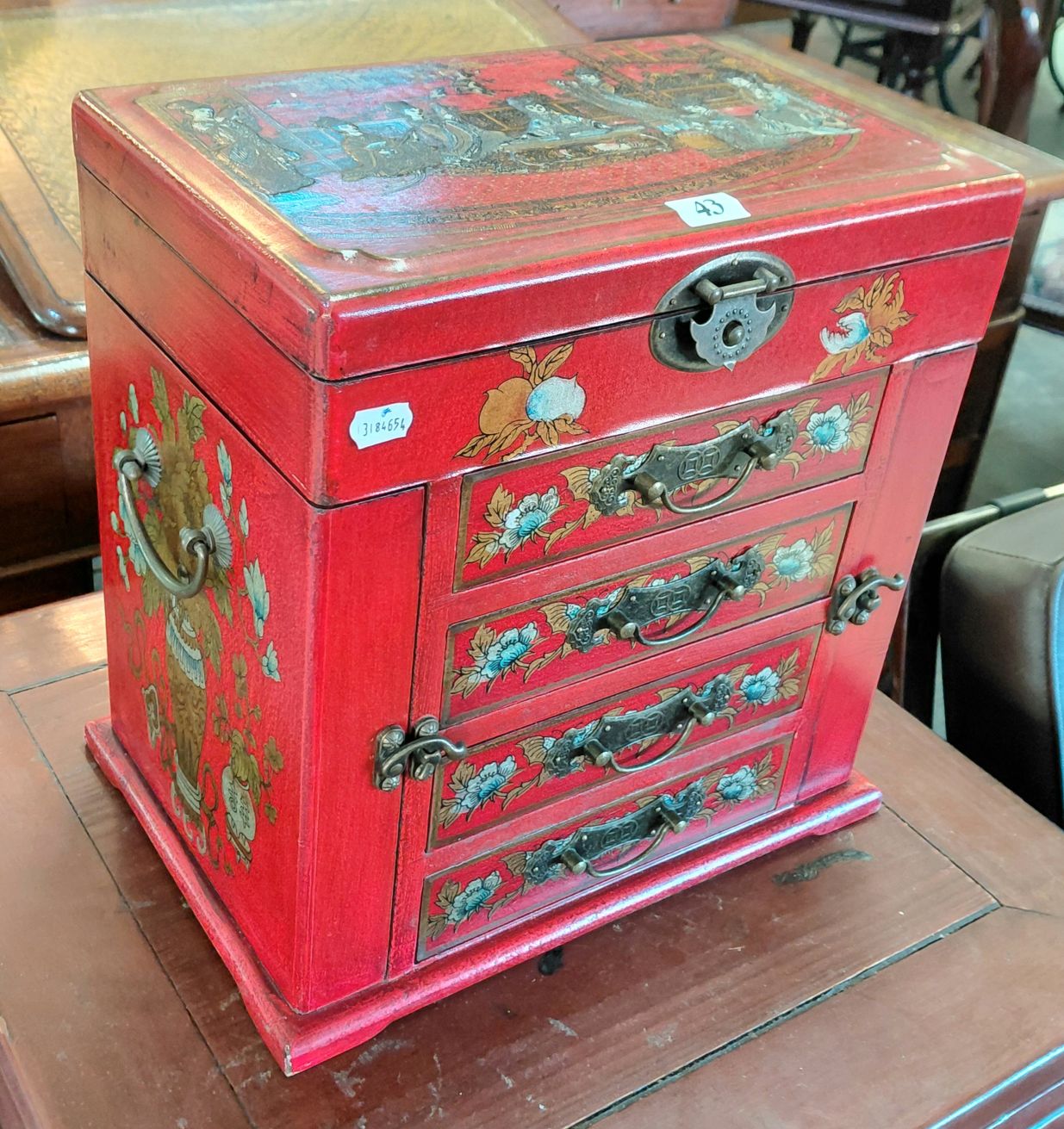 43 · CHINESE JEWELRY BOX