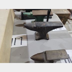 10 Year Anniversary Spencer Bilt Cast Anvil with Hammer