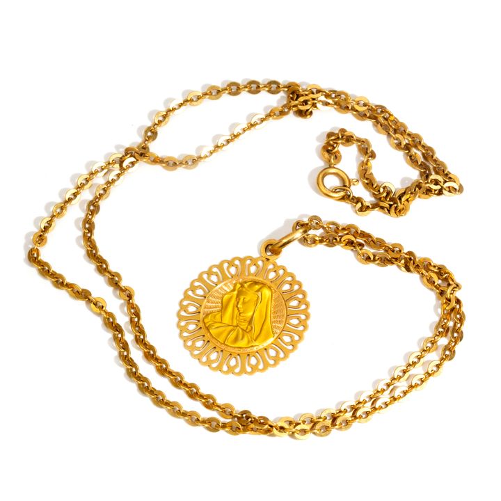 18 Carat Gold Chain & Pendant
