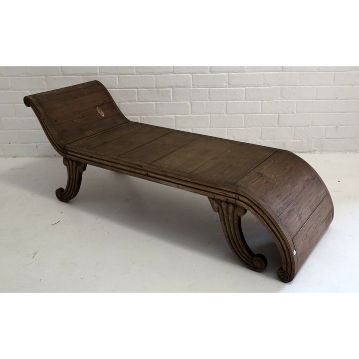 WOOD CHAISE