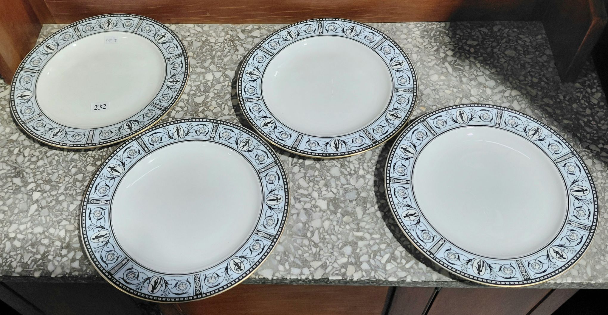 232 · WEDGWOOD DINNER PLATES