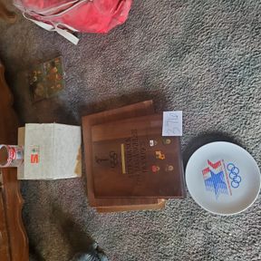 1984 olympics collectiblesplate, coke glasses, bag, pins,