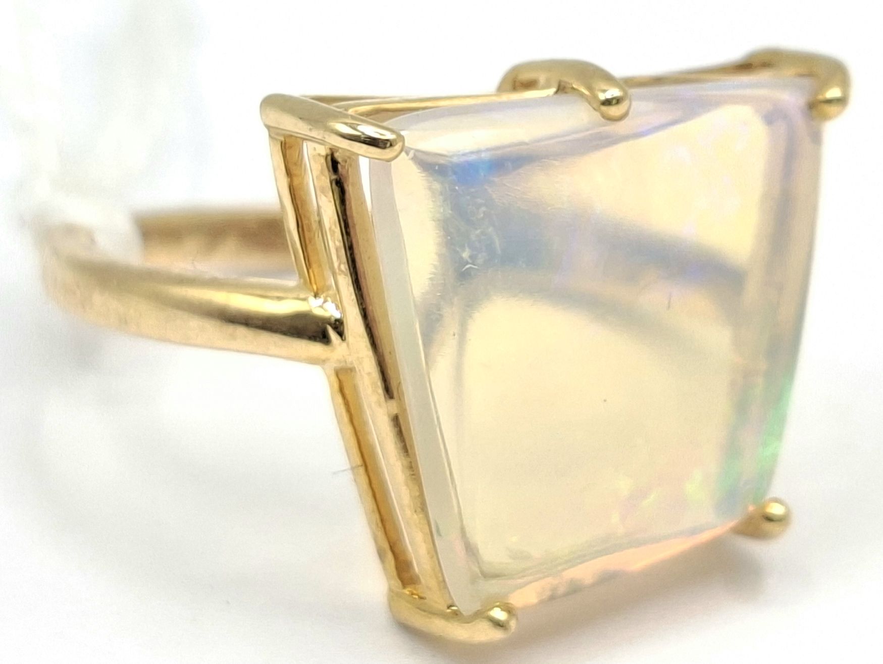 1089 · 9CT OPAL DRESS RING