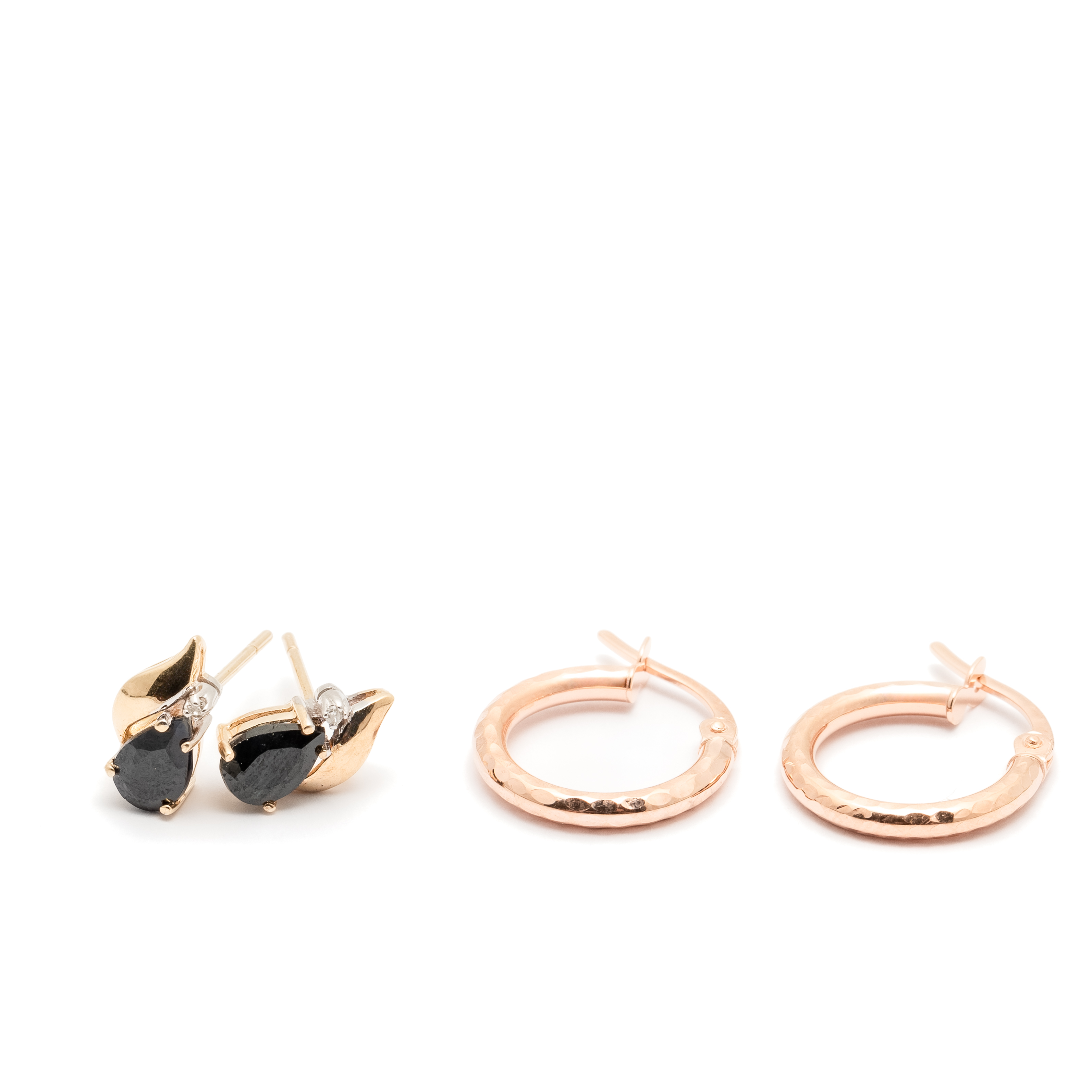240 · Lot of Two 9ct Gold Earrings