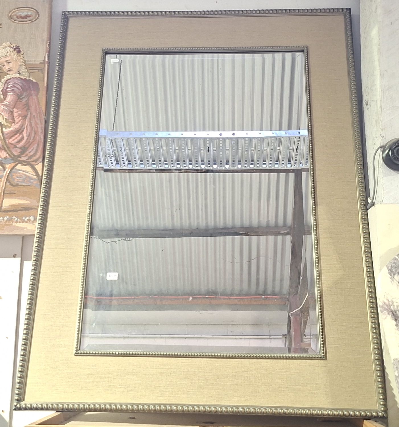 CONTEMPORARY WALL MIRROR