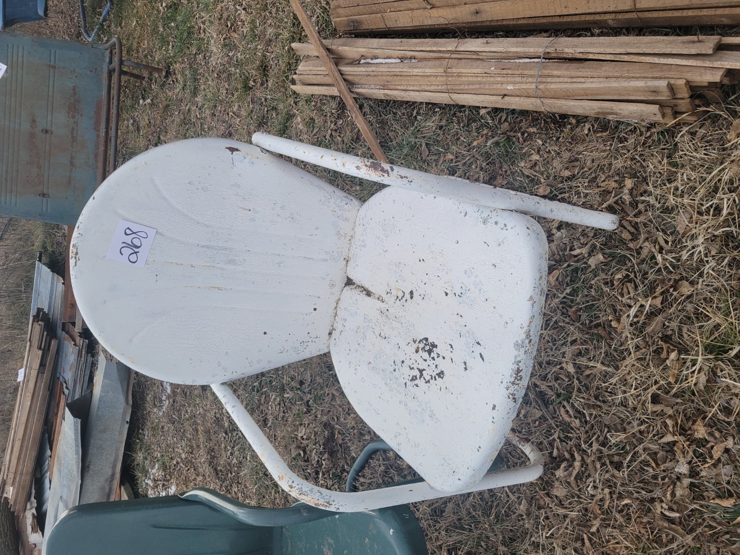 Vintage metal lawn chair Midwest Auctions, LLC