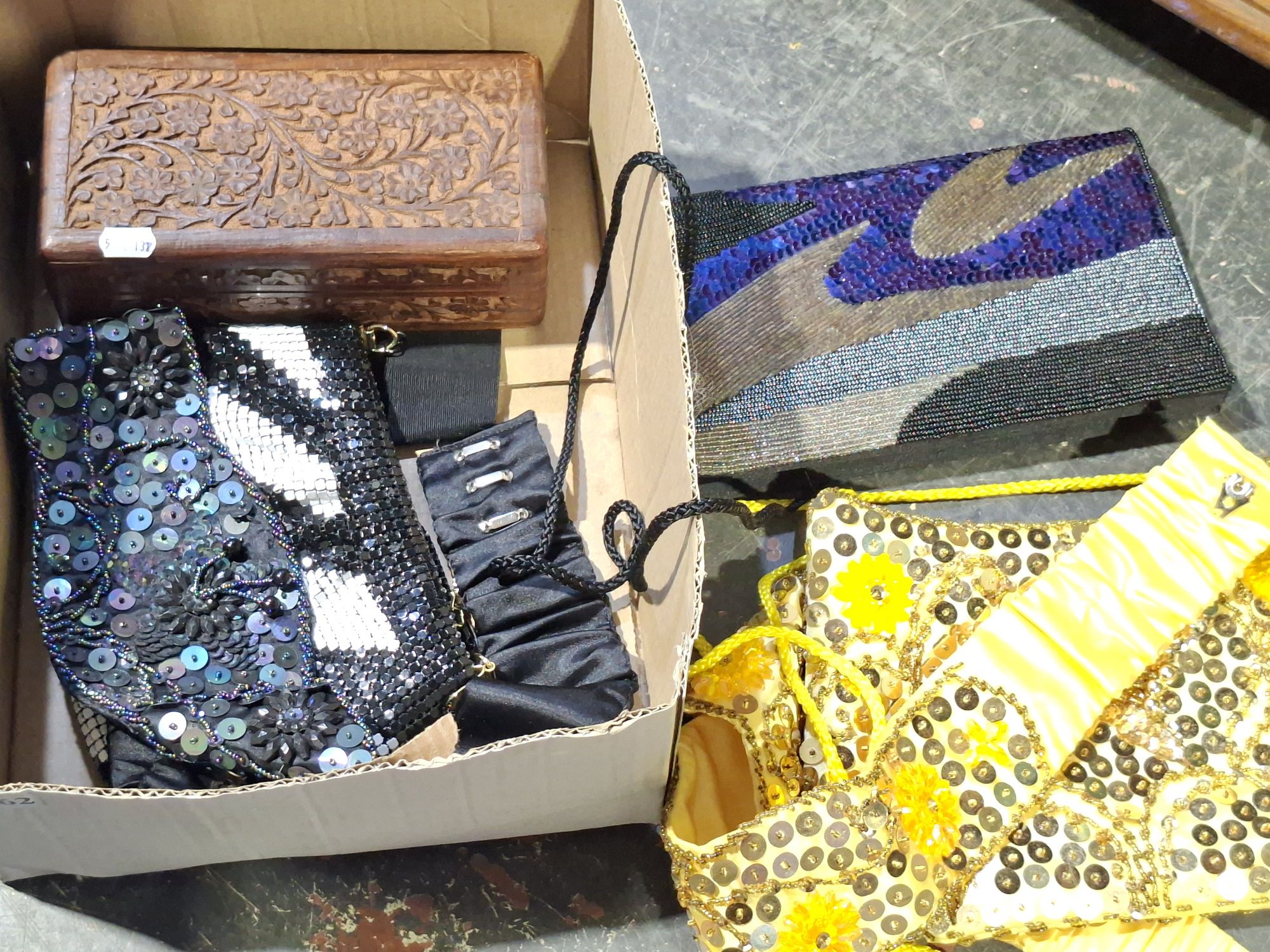 MODERN HANDBAGS PURSES AND BOX