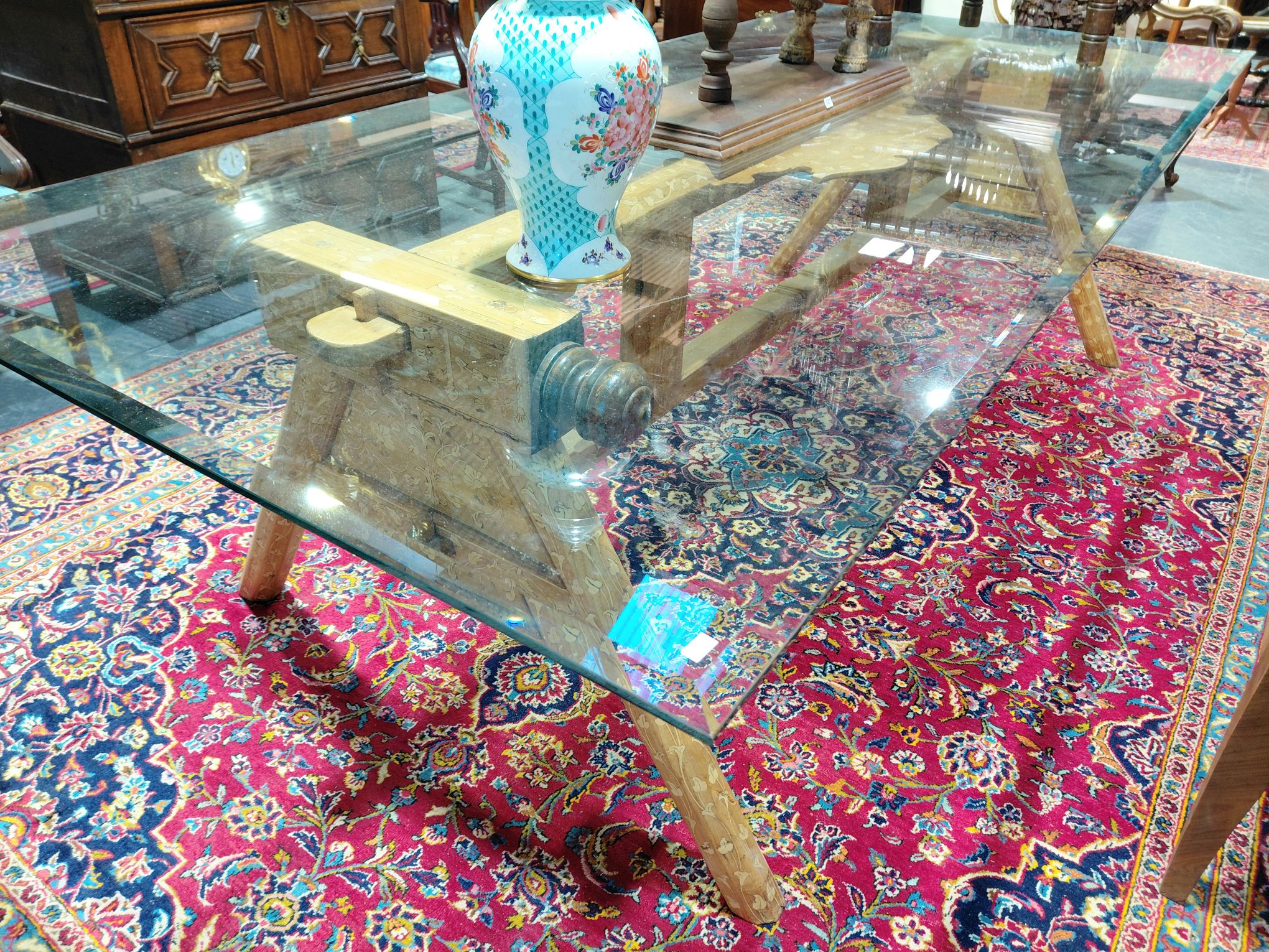 546 · THE MAHARAJA EXHIBITION GLASS TOP TABLE