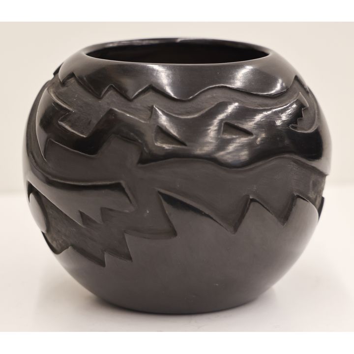 Gwen Tafoya Deep Carved Blackware Pot