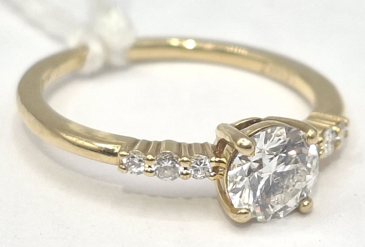 18ct Gold Diamond Ring