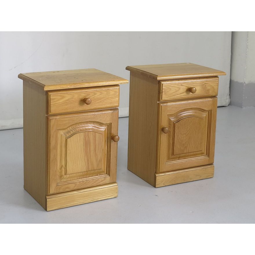 PAIR OF PEDESTALS