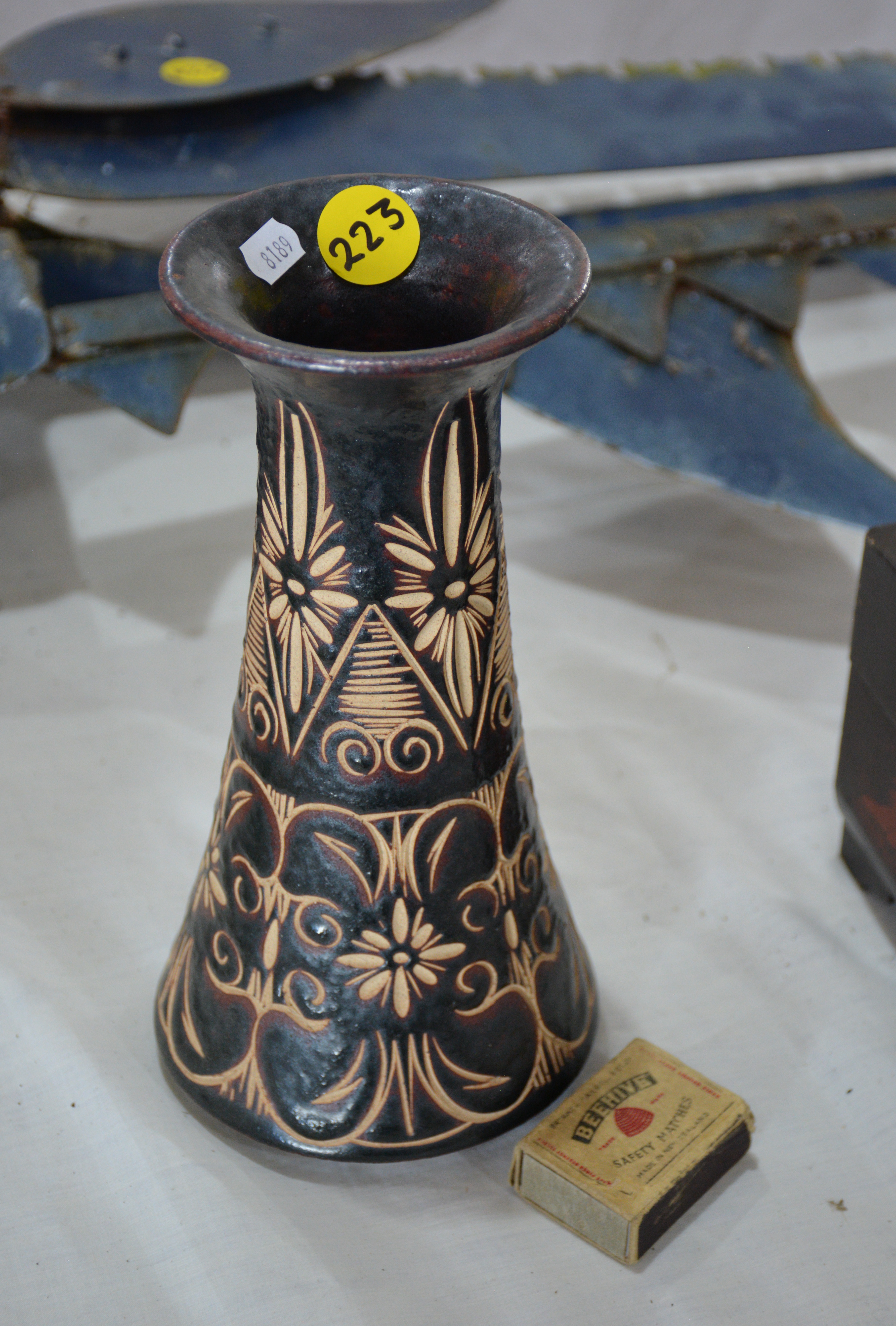 Yong Huat Heng Earthenware Vase — sold at auction in New Zealand for $10
