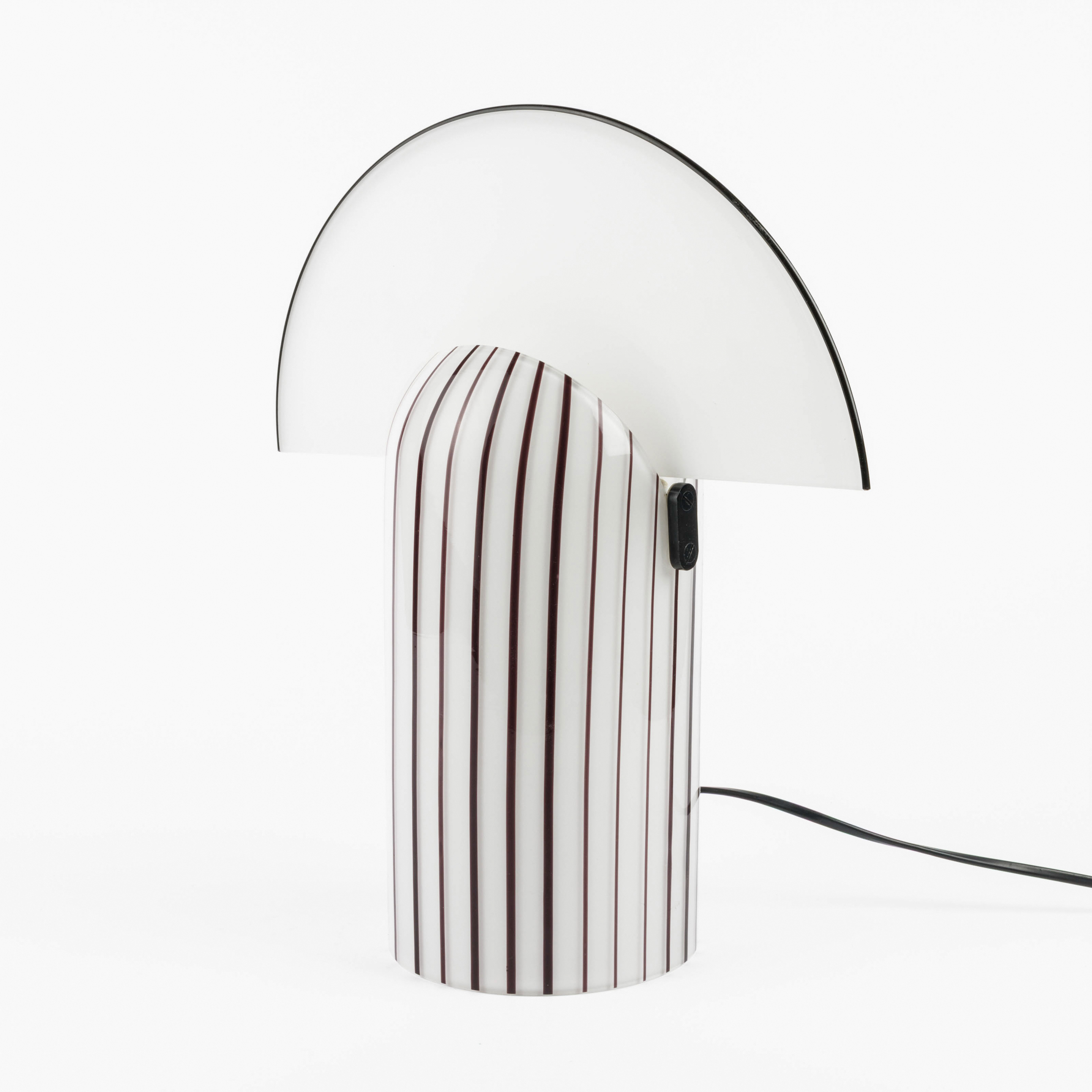 A Vistosi Murano table lamp. Hand-blown white glass with blue lines – kavel bij Bernaerts, Antwerp