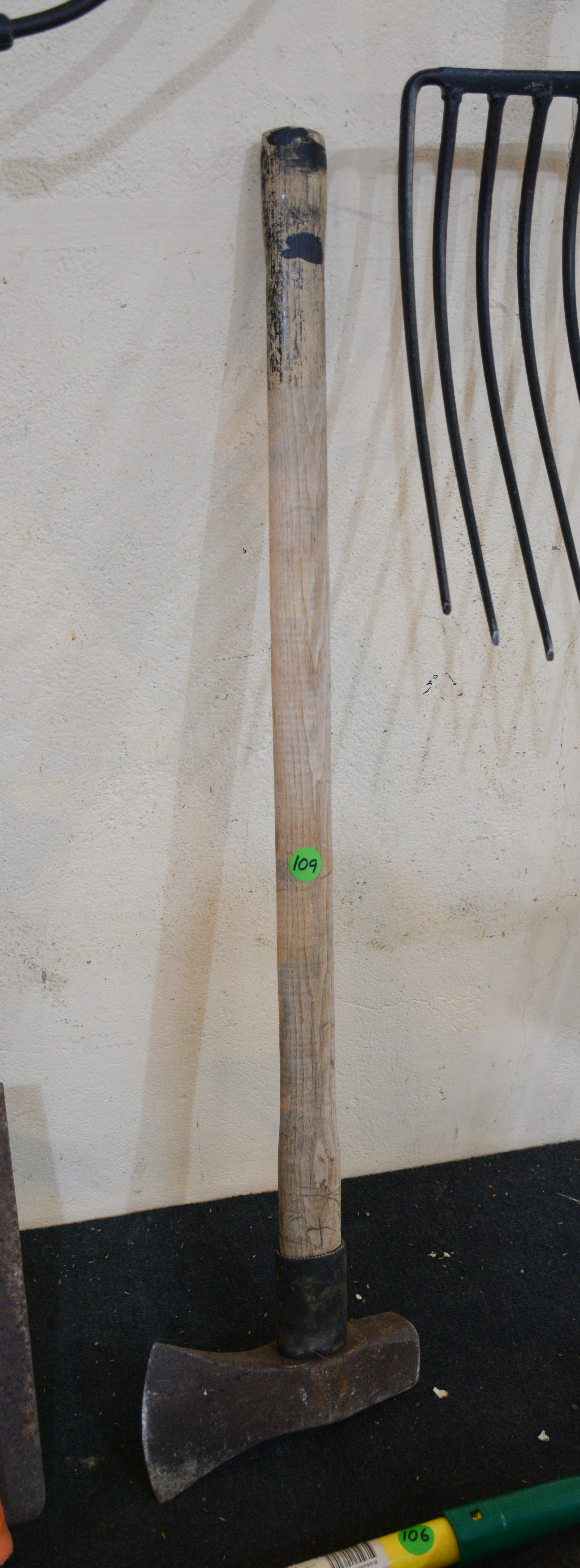 Log Splitter — sold at auction in New Zealand for $20