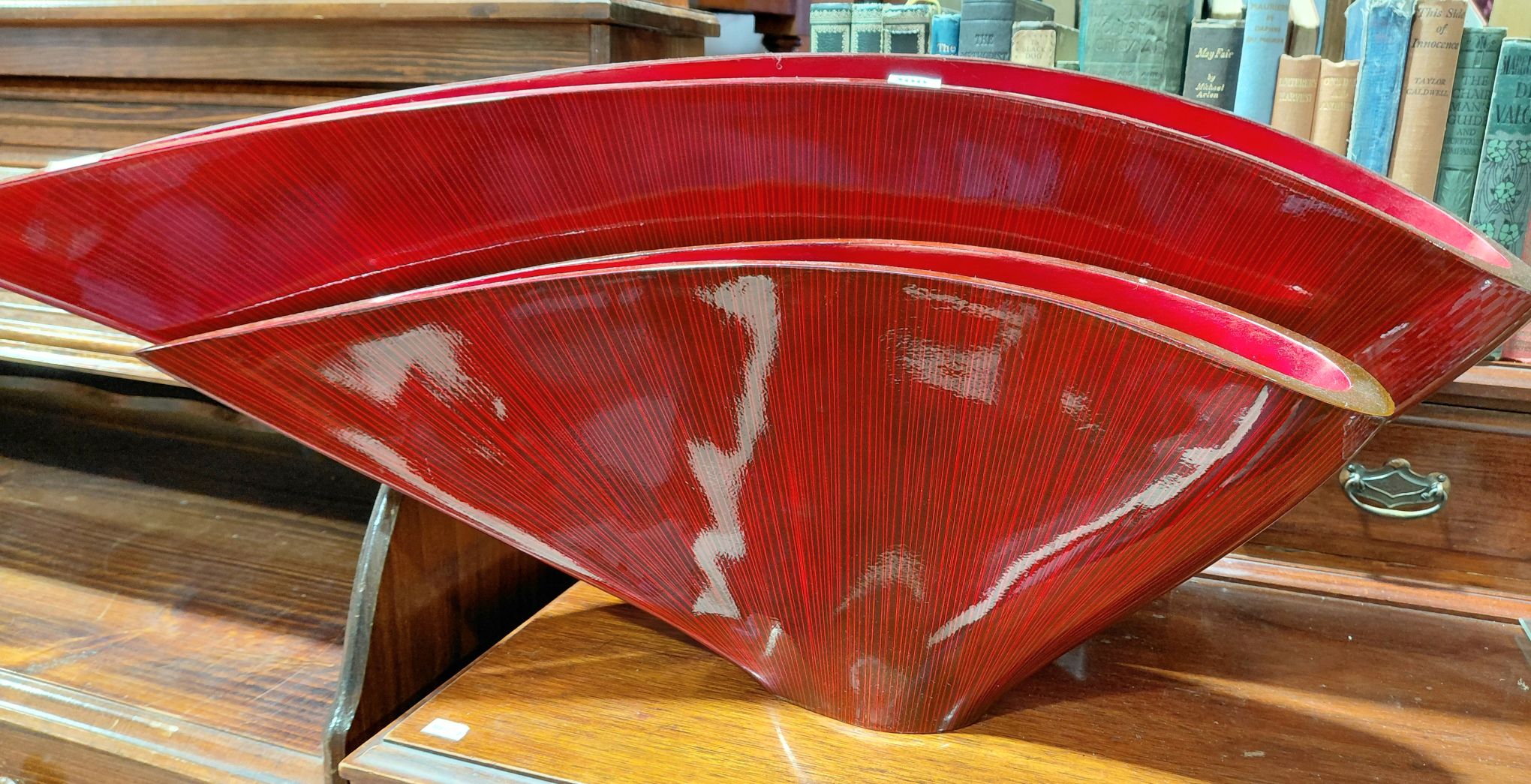 200 · CONTEMPORARY VASES