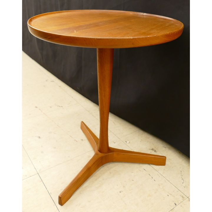 Hans Andersen Danish Teak Round Stand- 17.5 x 14''- repair to rim