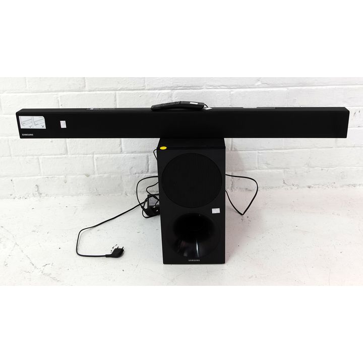 SAMSING SUB WOOFER AND SOUND BAR