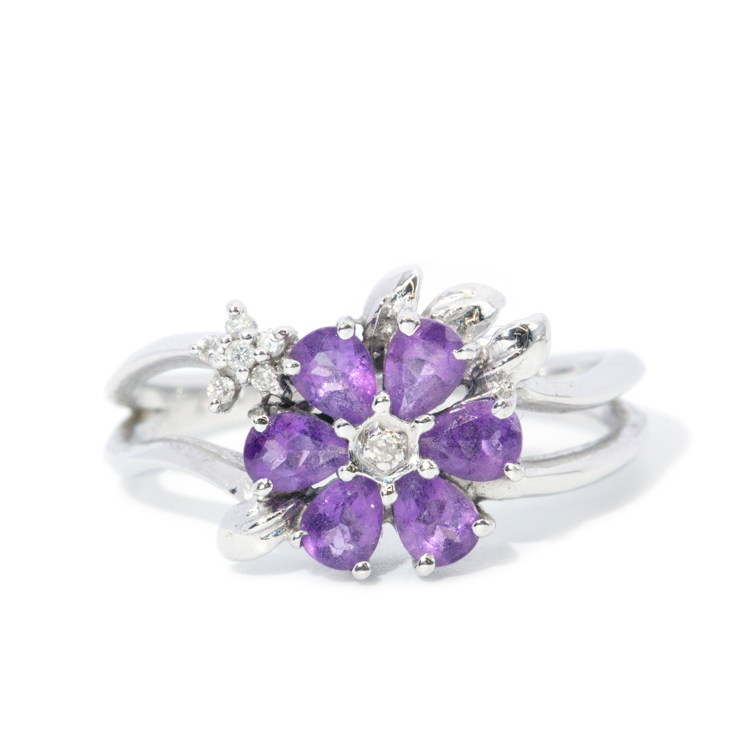 129 · 14ct Amethyst & Diamond Ring