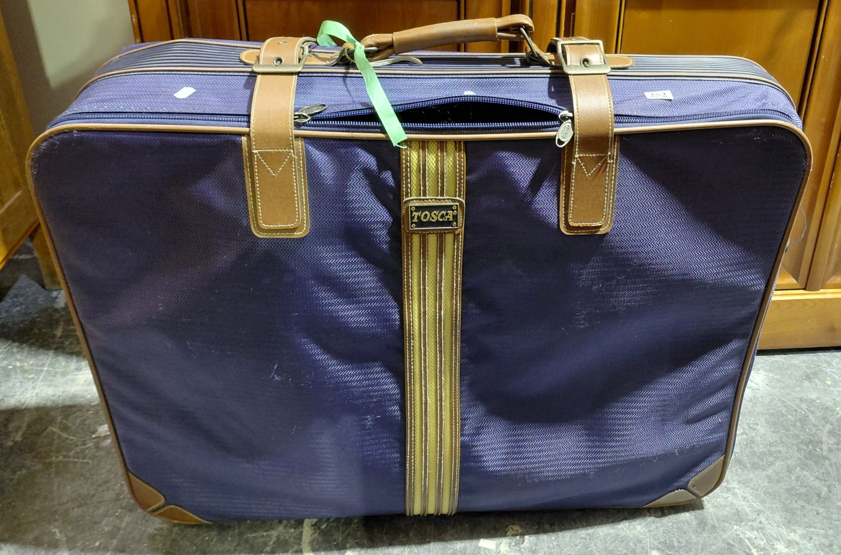 252 · TOSCA SUITCASE