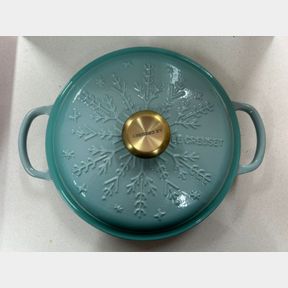 LE CREUSET CAST IRON 26CM COOLMINT NOEL SHALLOW CASSEROLE - 51648/3130