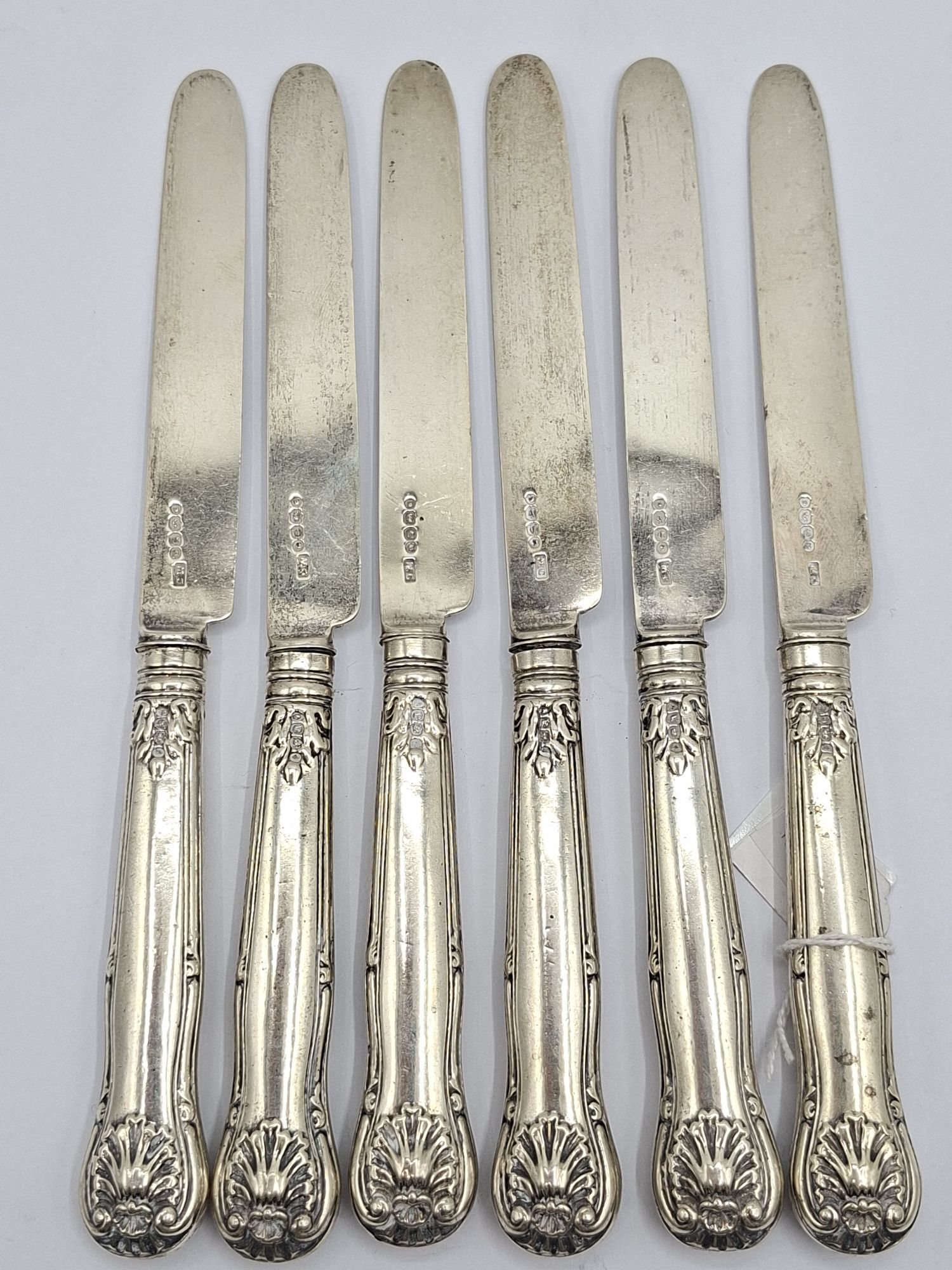 157 · STERLING SILVER QUEENS PATTERN TABLE KNIVES