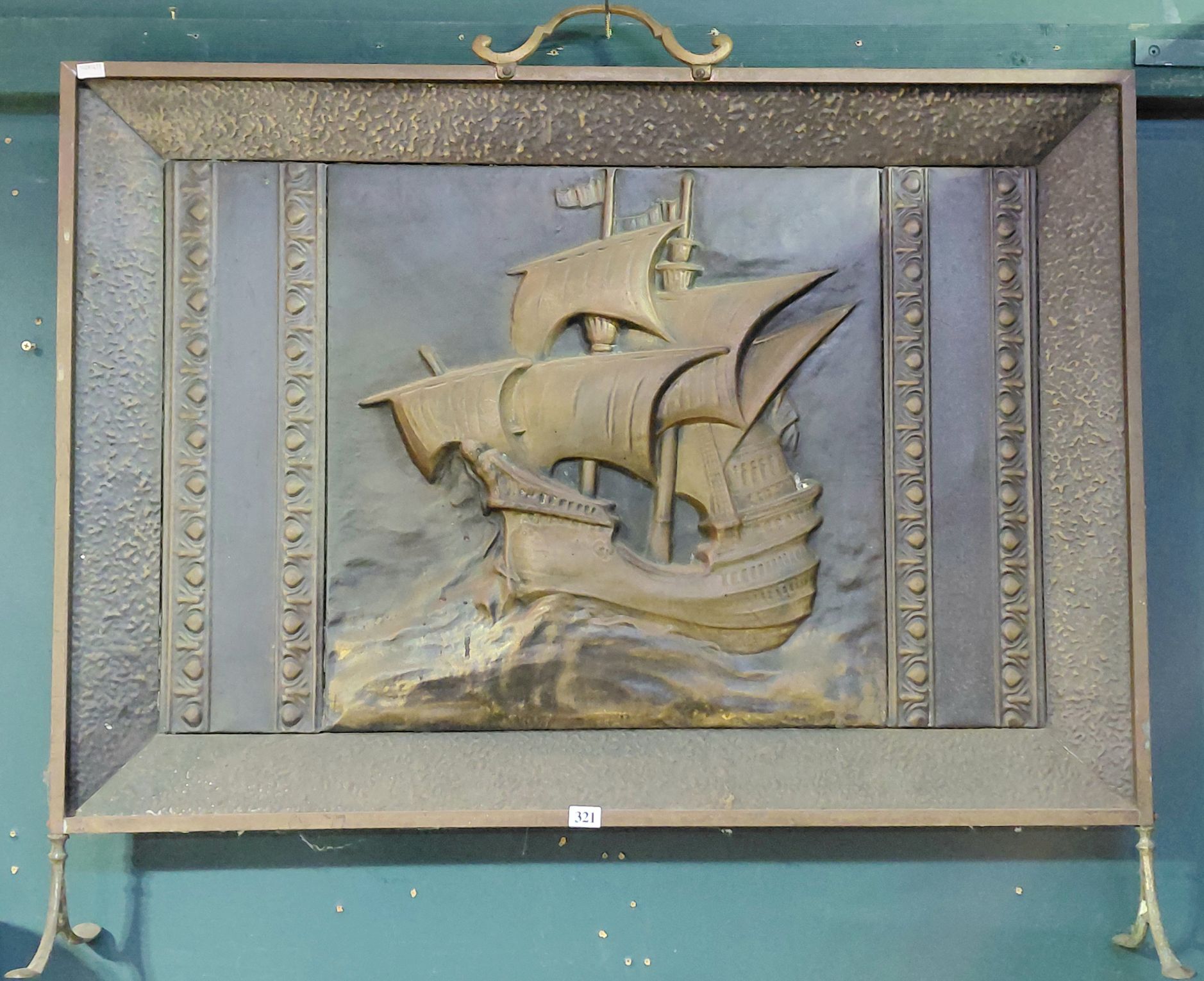 321 · SAILBOAT DESIGN FIRE SCREEN