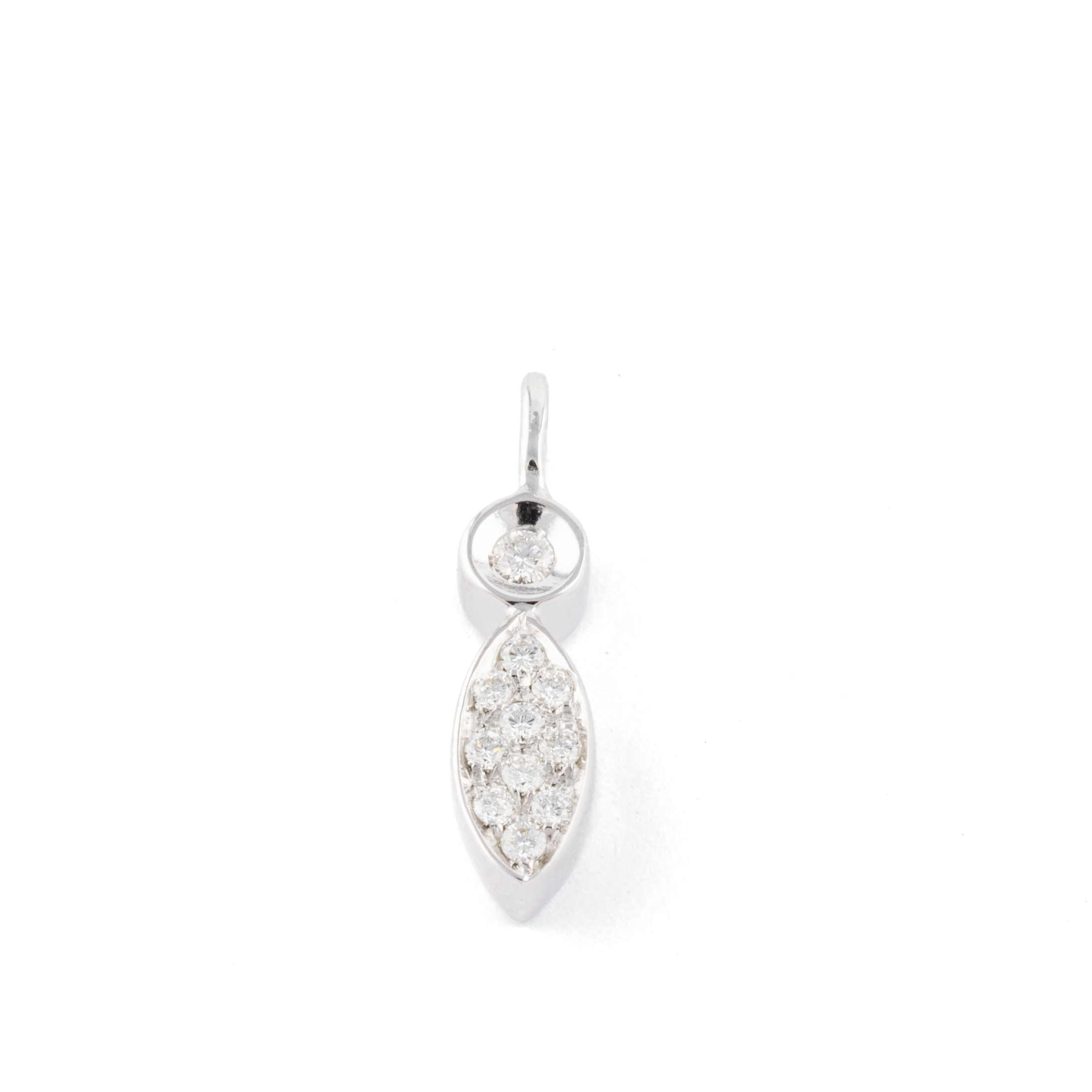 101 · Diamond Pendant 18ct