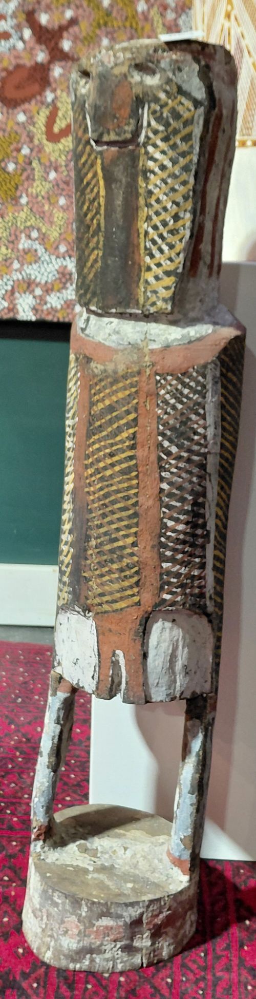 653 · EARLY INDIGINOUS TOTEM CARVING
