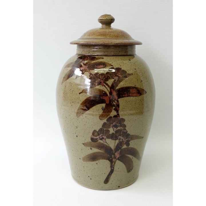 TIM MORRIS VASE AND COVER