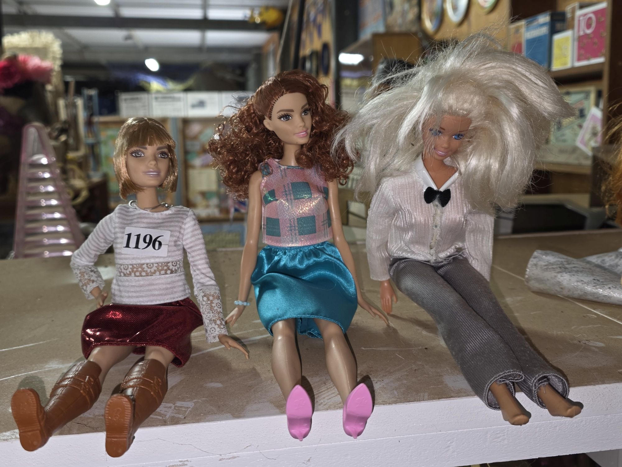 1196 · BARBIE DOLLS
