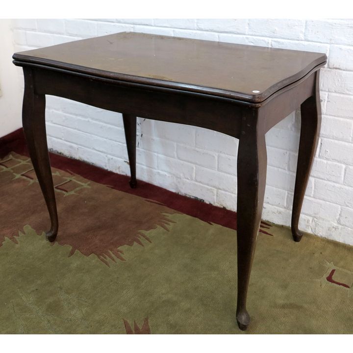 CARD TABLE