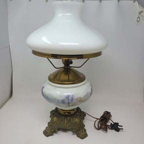 Beautiful Hand painted Gone with The Wind Hurricane Lamp