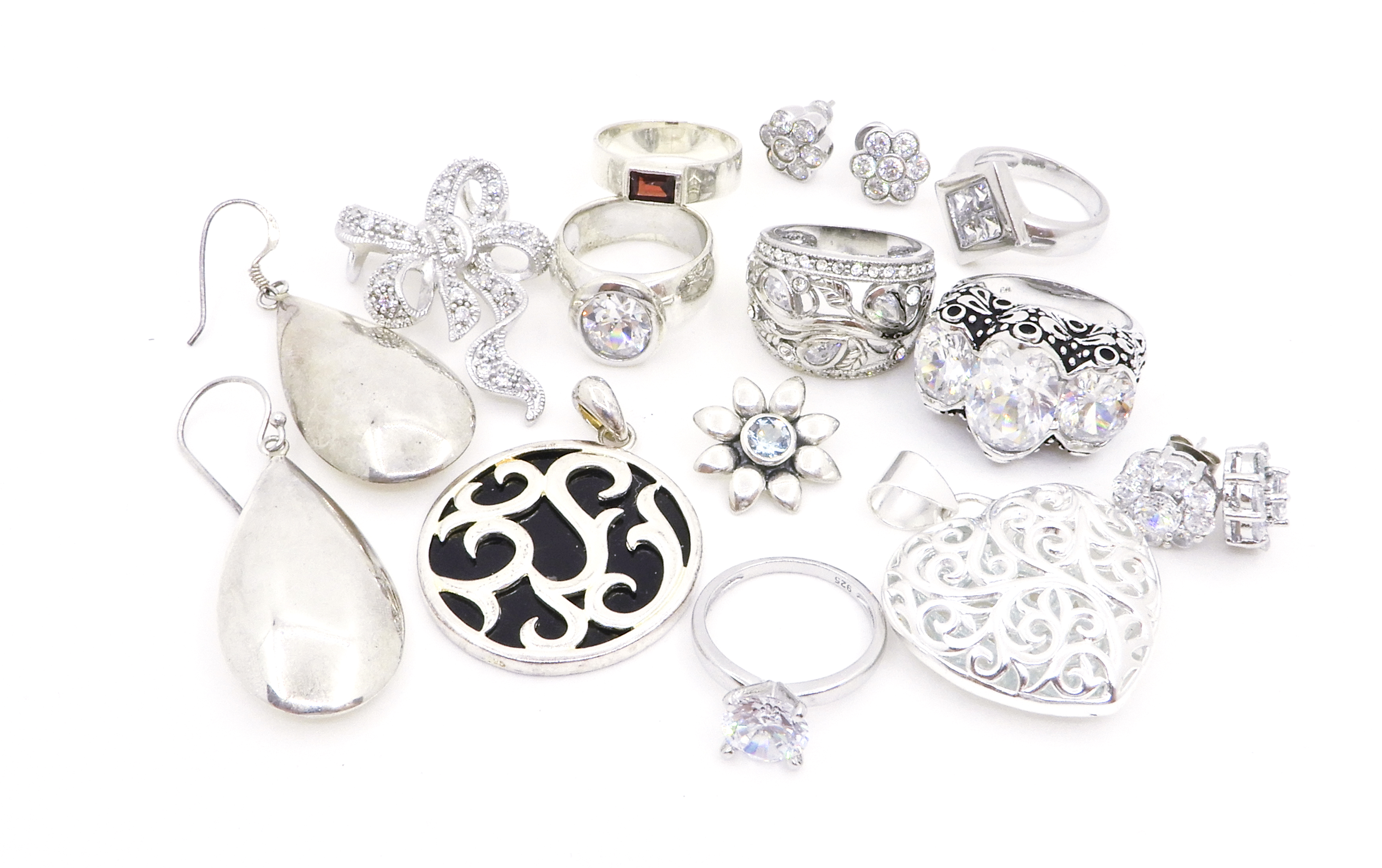 259. · 13 Piece Sterling Silver Lot 84g
