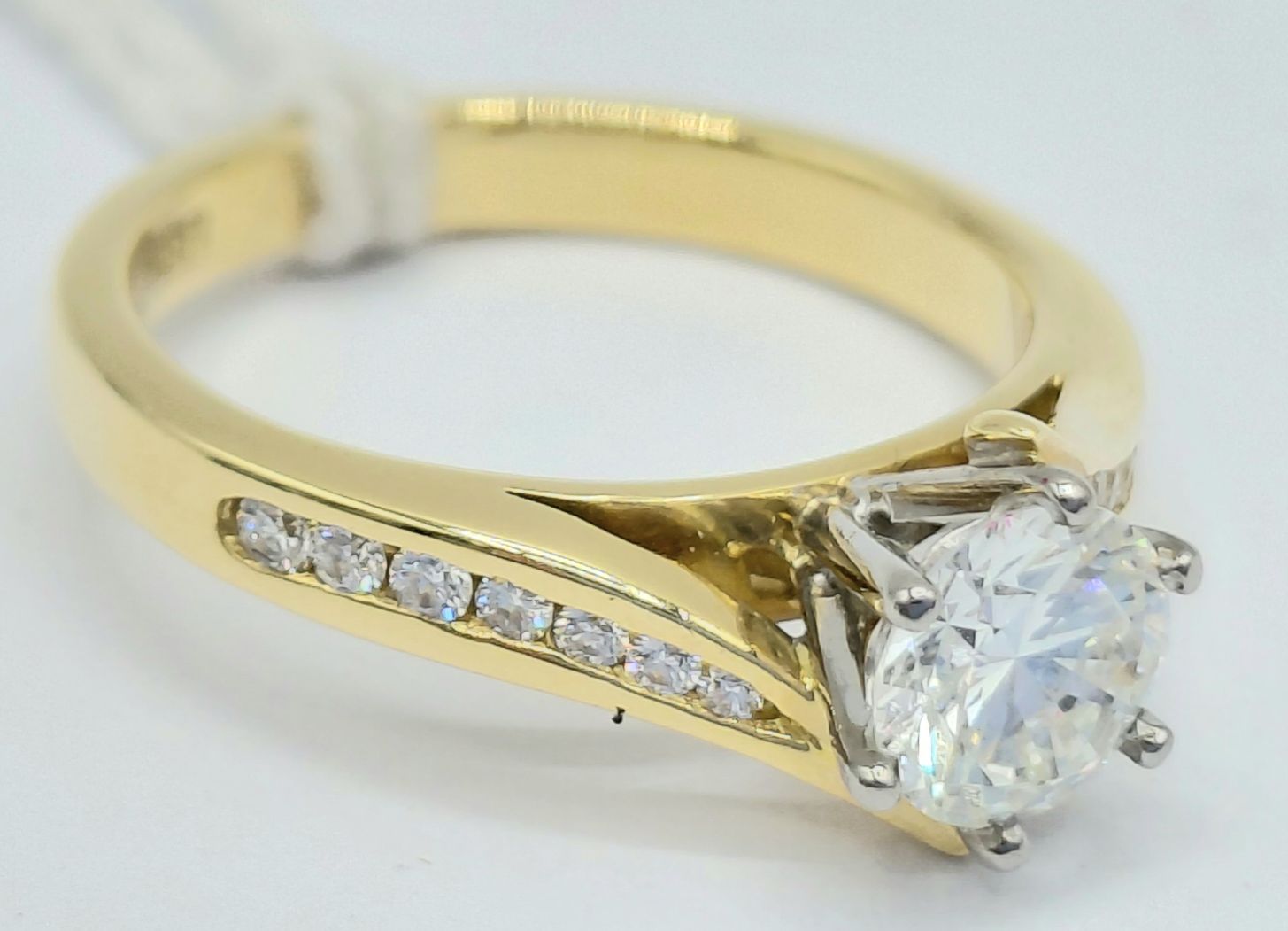18ct Gold Diamond Engagement Ring
