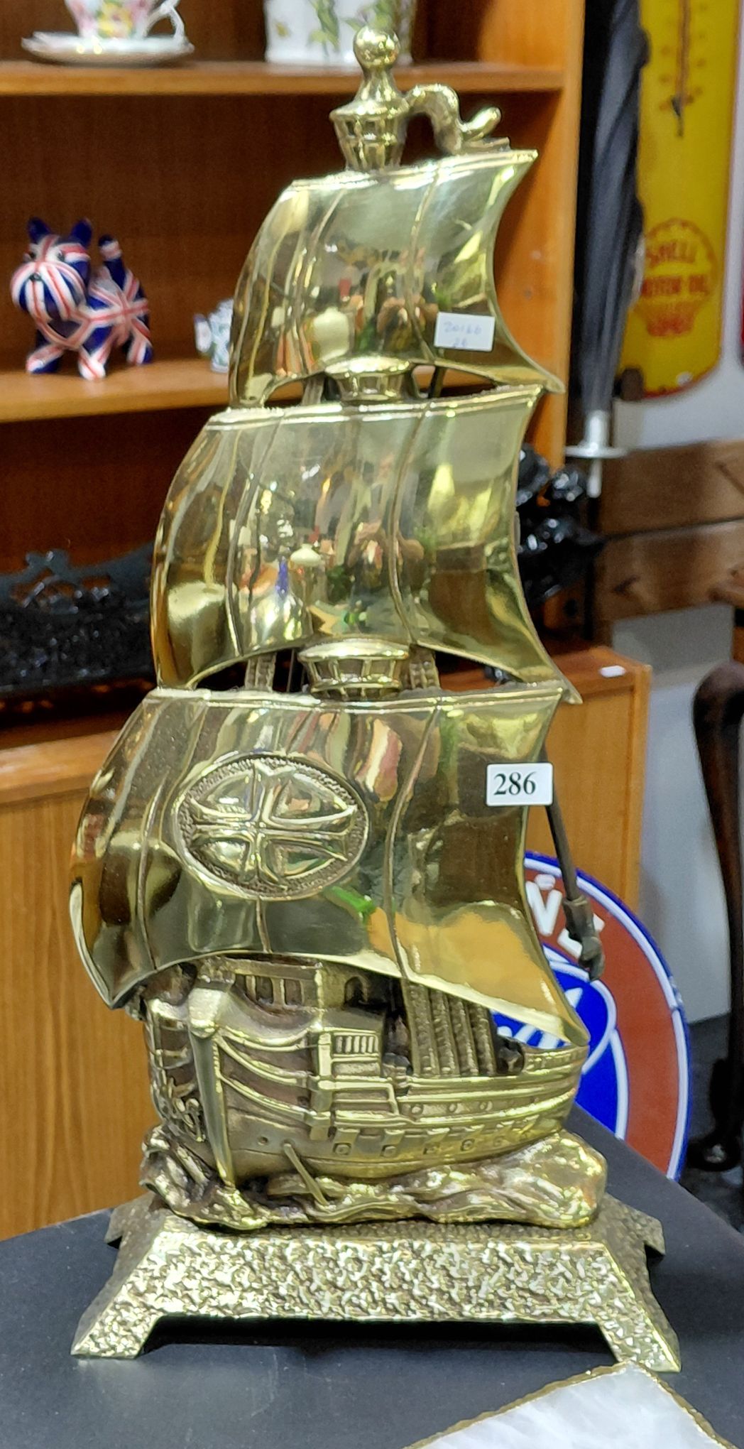 286 · A BRASS GALLEON FIRE-SIDE SET