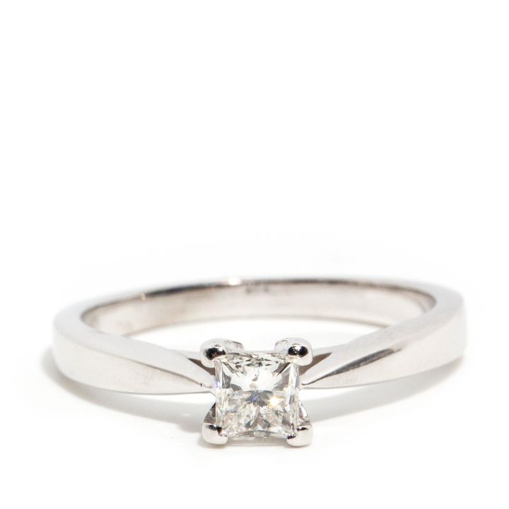 18 Carat Gold Diamond Ring