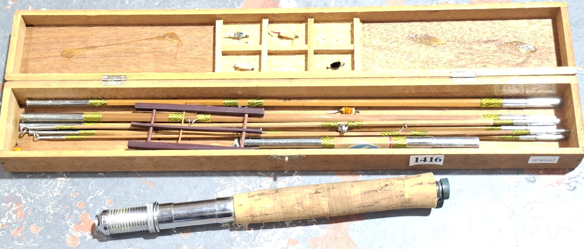 1416 · VINTAGE FISHING ROD
